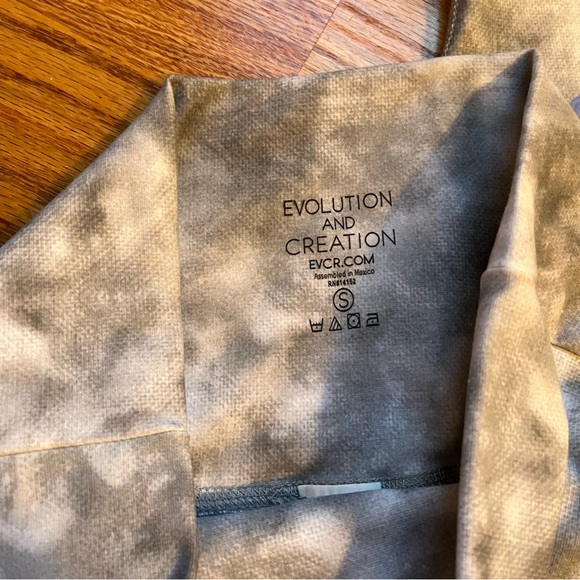 Evolution and Creation high waist orchid and bird print leggings size small - Picture 6 of 8